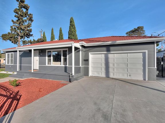 3rd image of 208 Gardenia Way