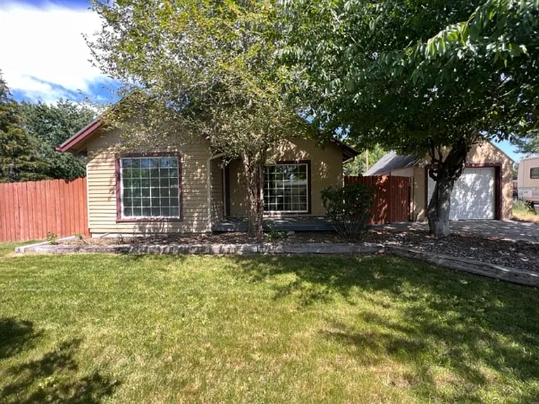 4022 N Christine St — Photo 2