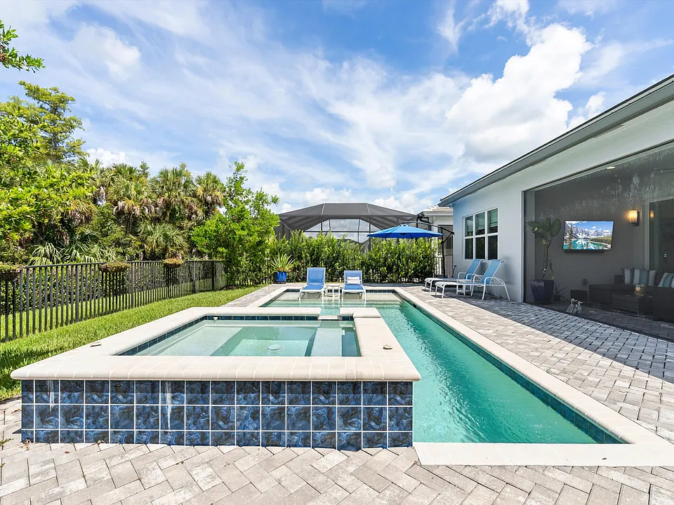 12303 Bonnet Dr