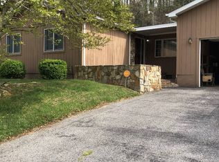 245 Beech Ln, Madison, WV 25130