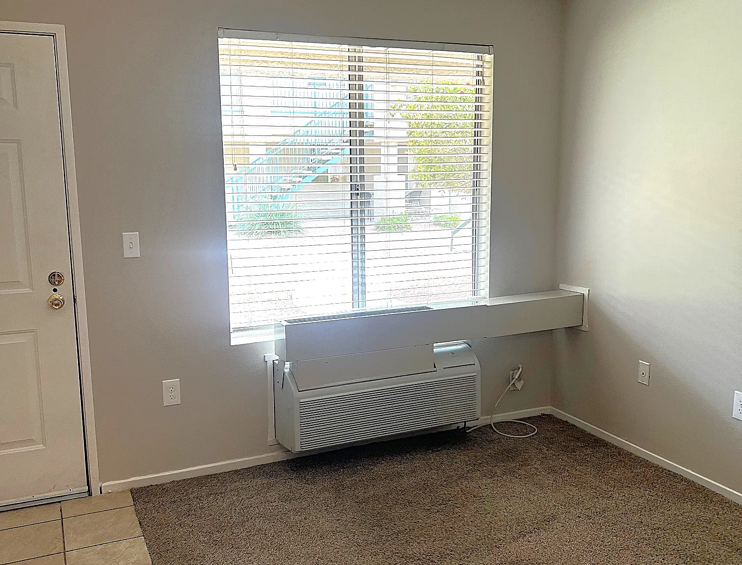 1 bed, 445 sqft, $1,050 — Photo 1
