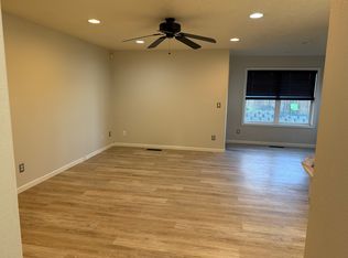 1675 Hillcrest Ct NW, Salem, OR 97304
