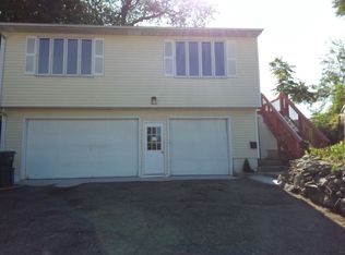 129 Simmonsville Ave #3A, Johnston, RI 02919