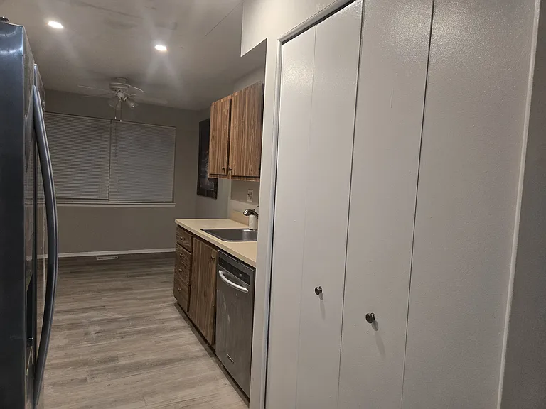 1 Golden Hill Ct — Photo 12