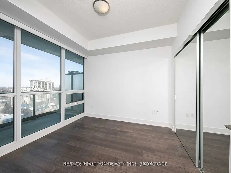 30 Roehampton Ave #1606 — Photo 16