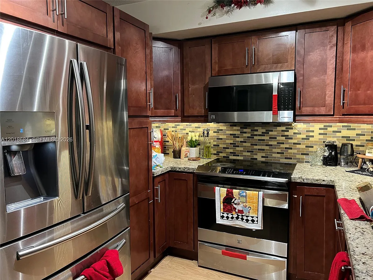 Building Photo - 2075 SW 122nd Ave #207