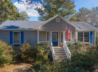 101 S Henry Simpson Ln, Knotts Island, NC 27950