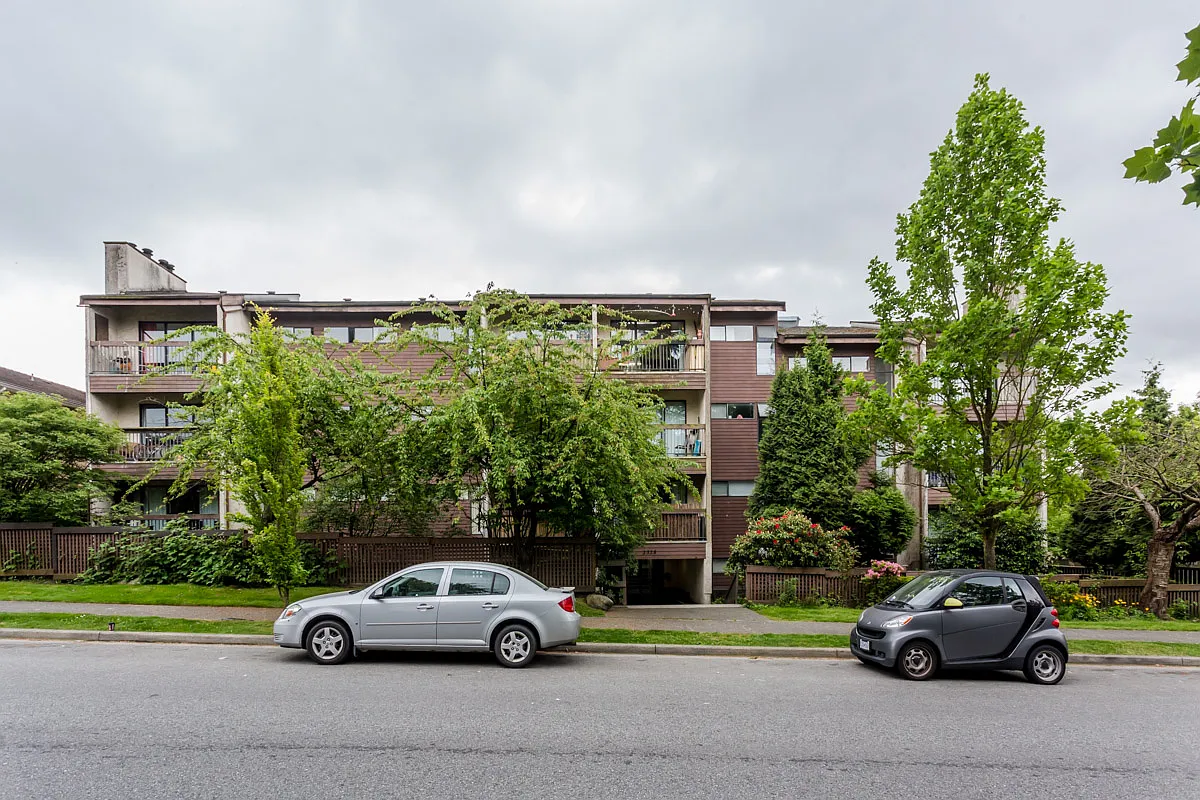 Sandringham Apartments — Photo 3