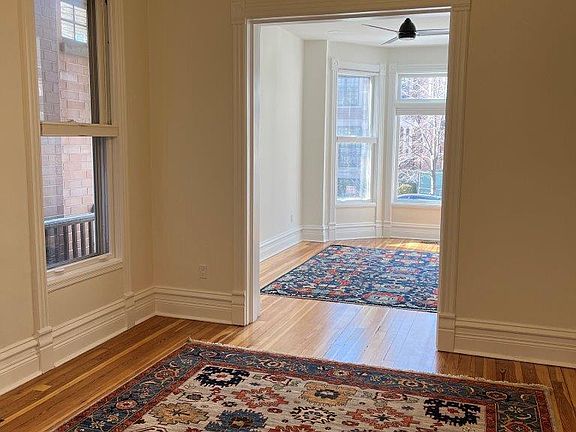 5th image of 3345 N Lakewood Ave #1