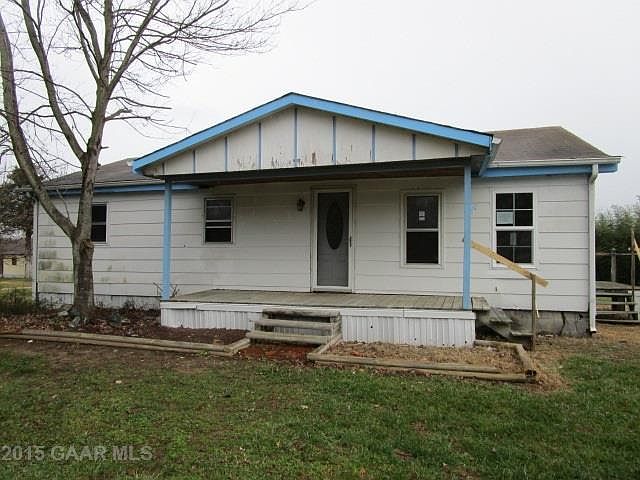 1st image of 15 Vance Ln