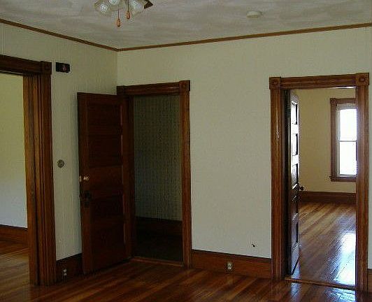 1stFloor DR to BR & hall