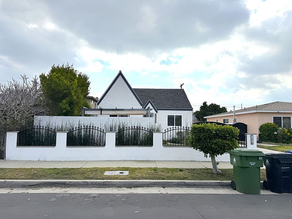 1st image of 12916 Admiral Ave