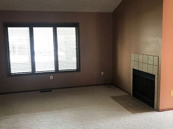 4th image of 4783 W Briar Gate Ct #7B