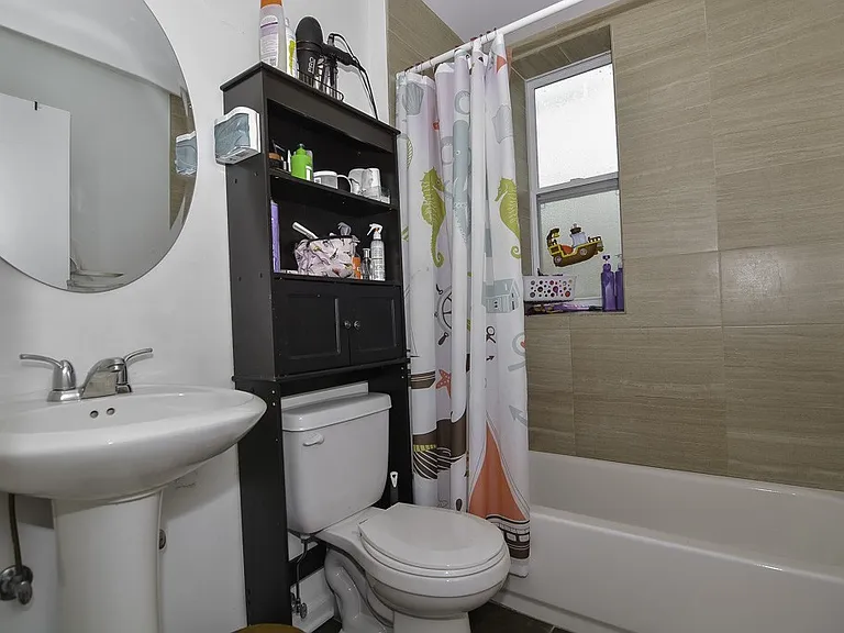2101 W Fletcher St #1 — Photo 14