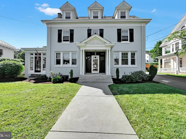 1805 Mahantongo St, Pottsville, PA 17901