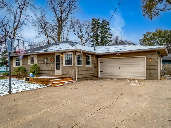 600 W 3rd St, Waconia, MN 55387