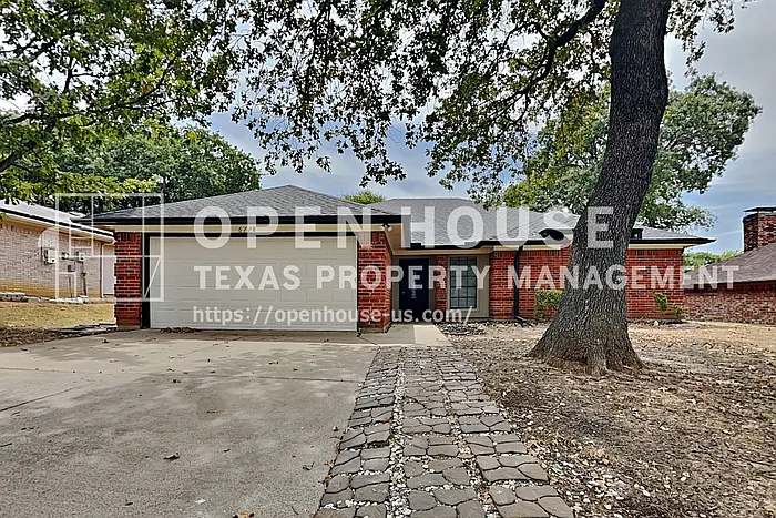 6728 Parkwood Dr