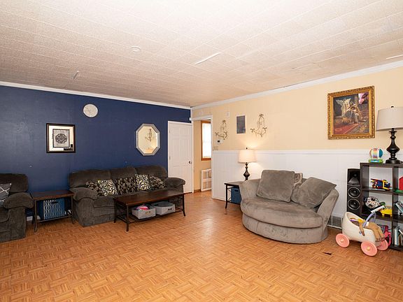 2nd image of 3671 E Barnard Ave