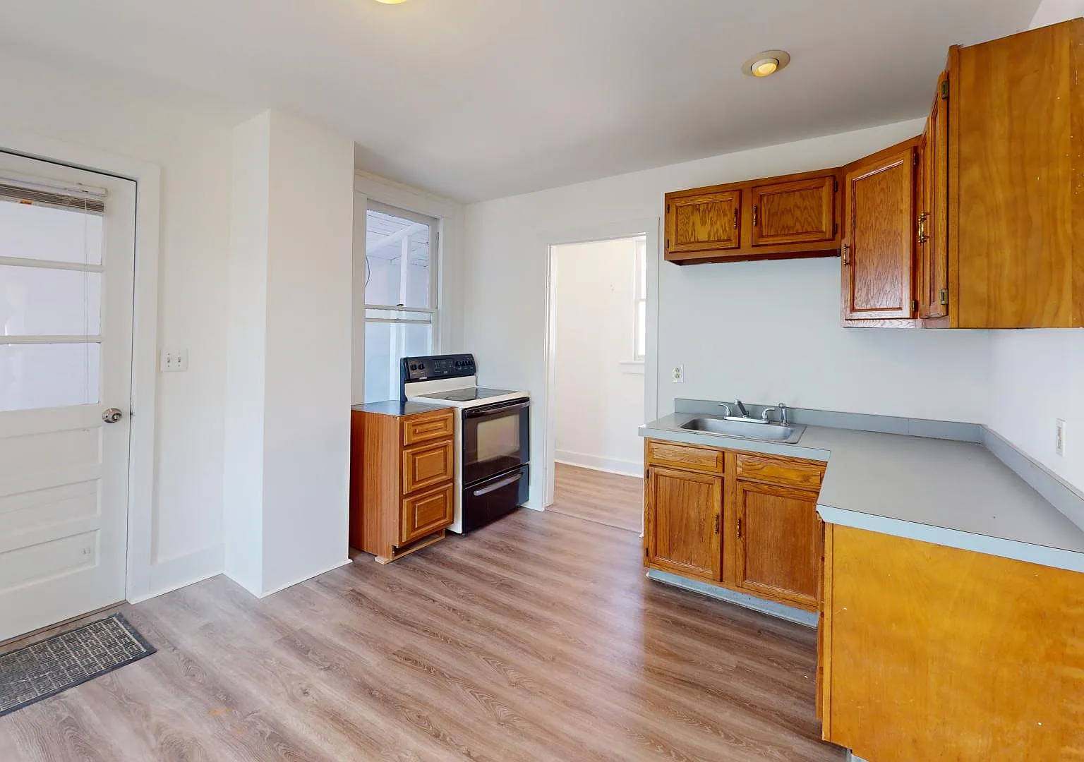 113 Laurel Ave — Photo 3