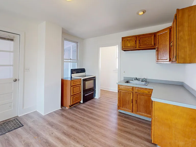 113 Laurel Ave #2 — Photo 3