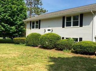 170 Columbia Dr, Amherst, MA 01002