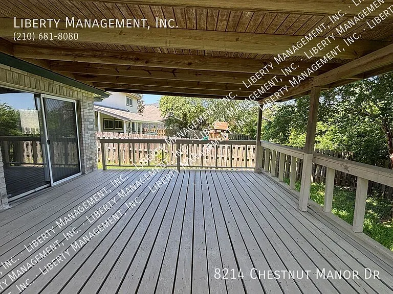 8214 Chestnut Manor Dr — Photo 22