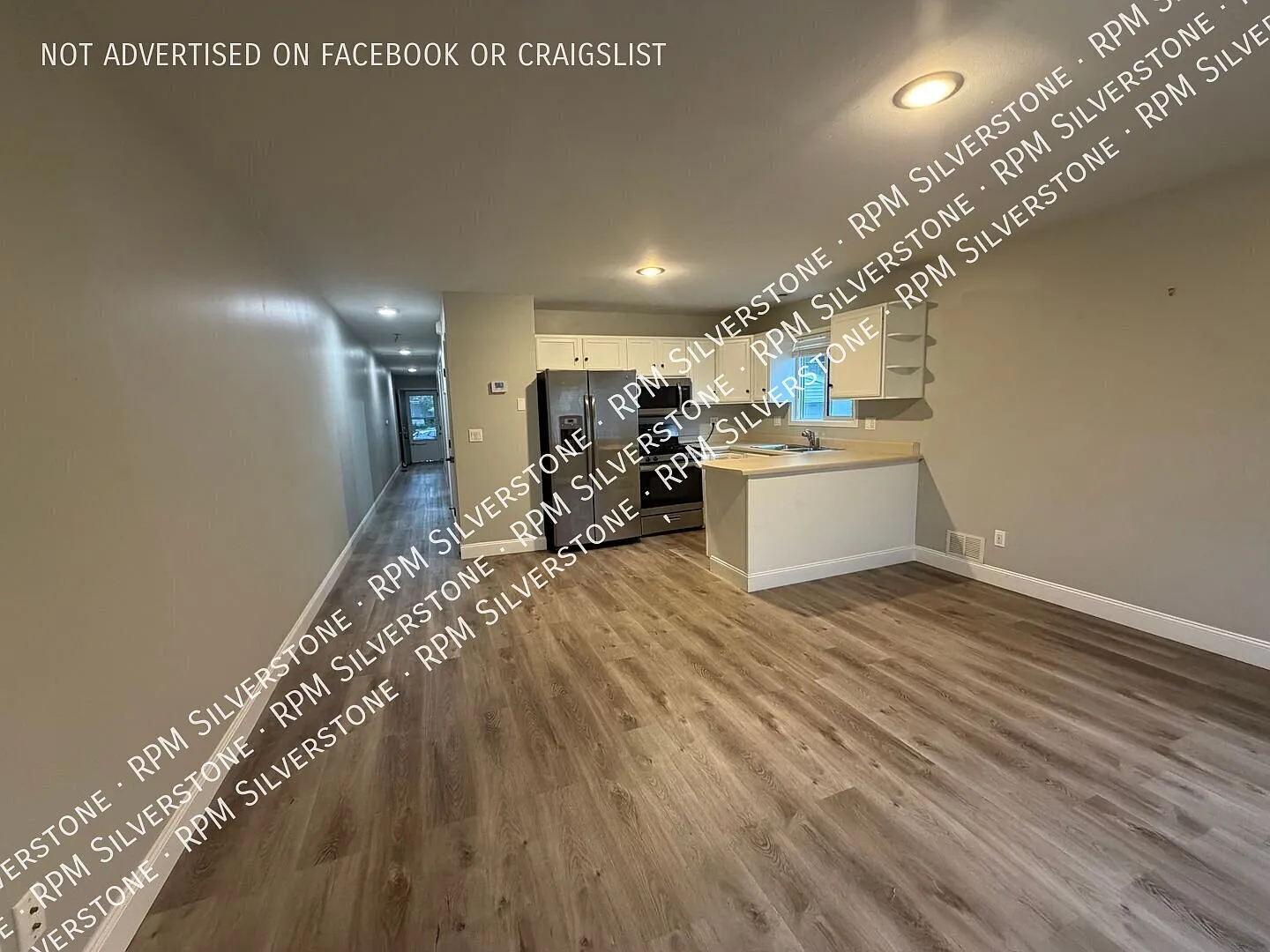 Spacious 2-bedroom — Photo 2
