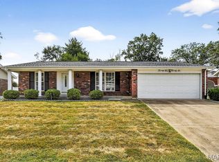 2526 Cathedral Dr, Saint Louis, MO 63129