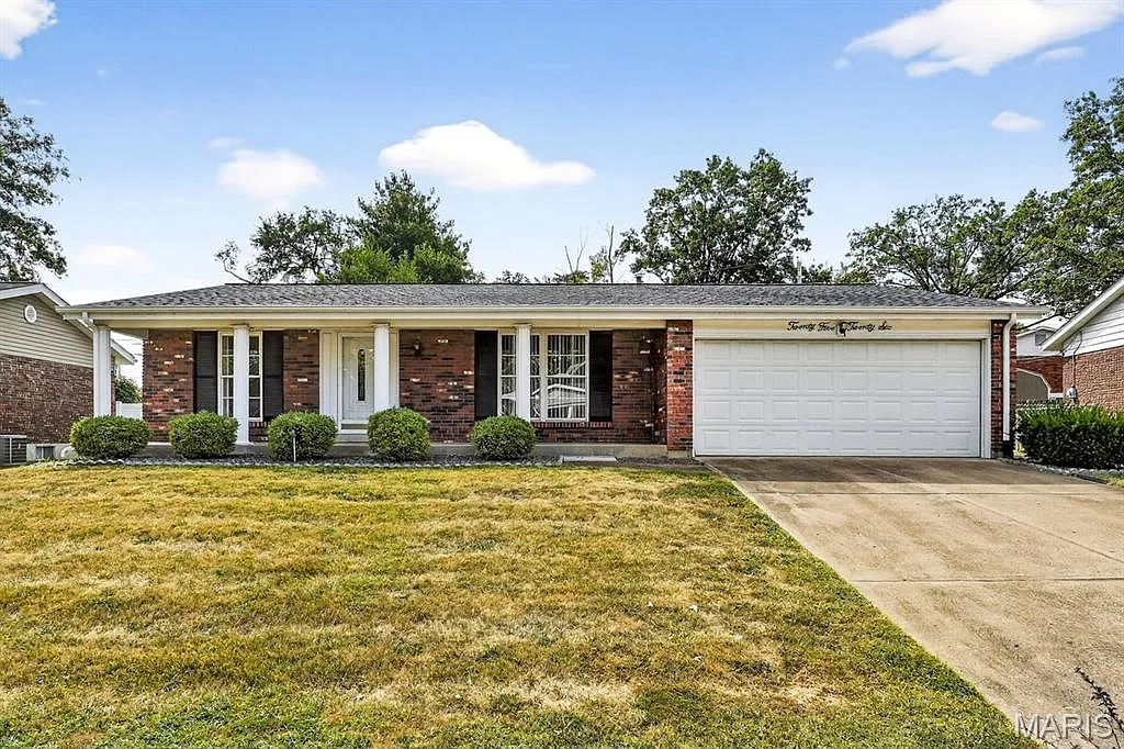 2526 Cathedral Dr photo 1