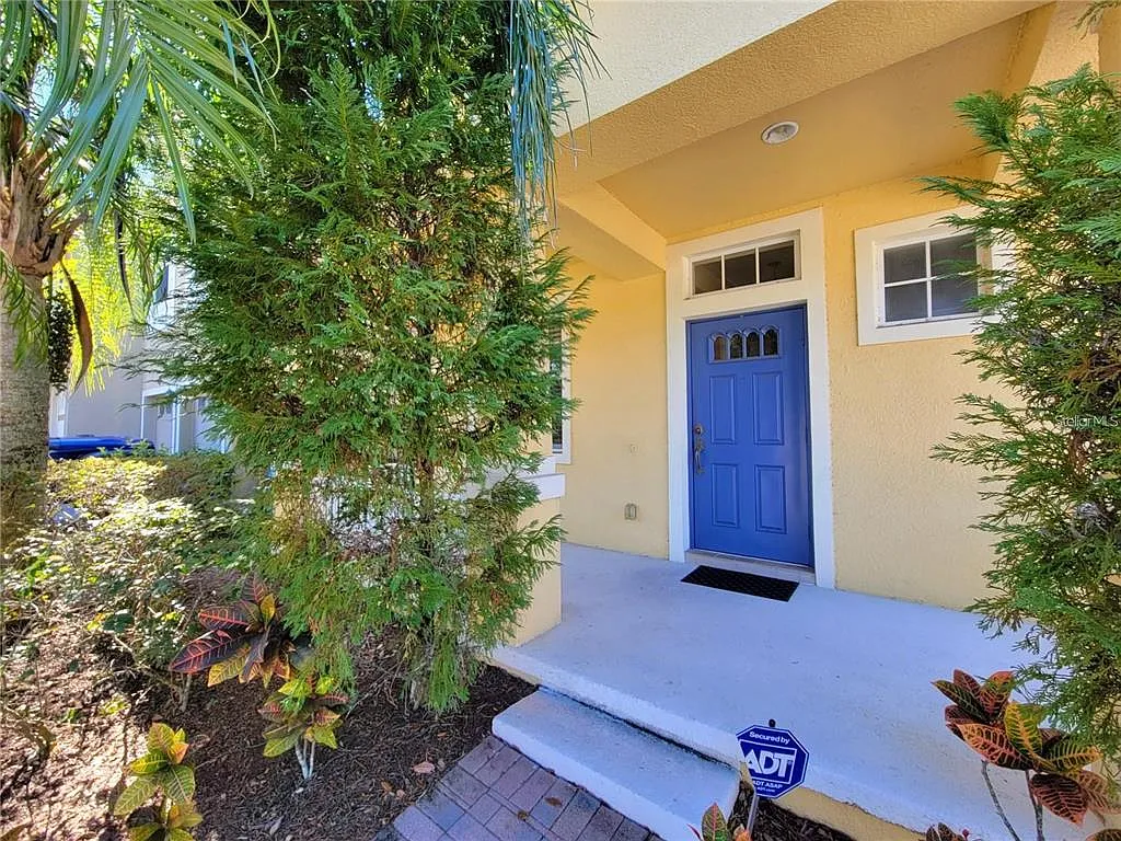3 bed, 2.5 bath, 2810 sqft, $2,795 — Photo 2