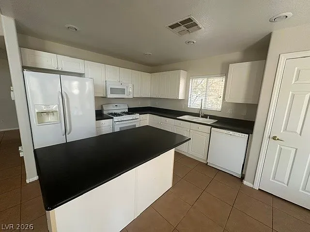 574 Poplar Leaf St — Photo 4