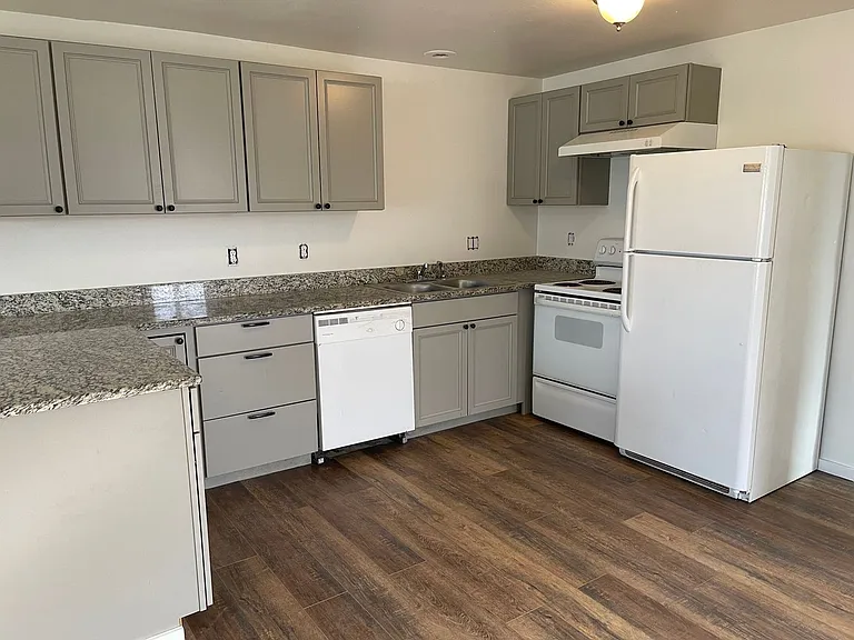 R215 Haven St — Photo 9