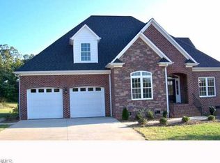 6131 Olde Fields Ct, Pfafftown, NC 27040