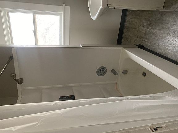 4th image of 818 N 29th St