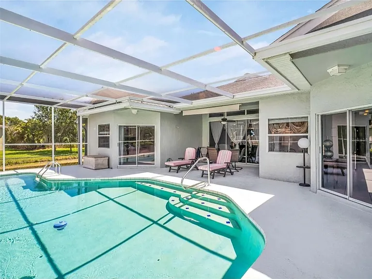 1070 S Pointe Alexis Dr — Photo 4