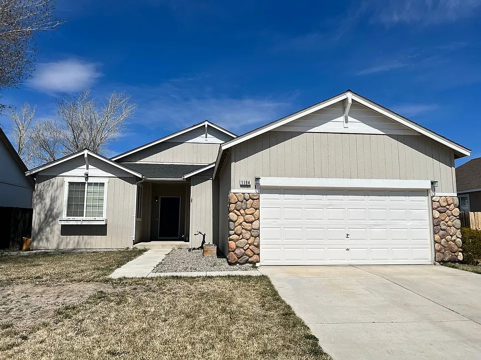 1194 Mountain Rose Dr