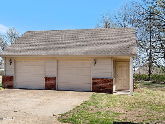 4th image of 6376 Nellwood Dr