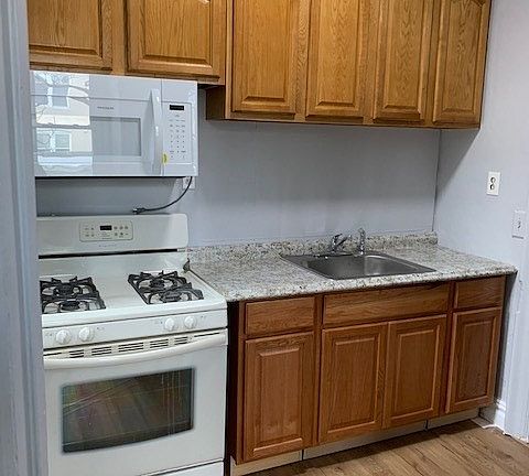 2nd image of 428 70th St APT 1B