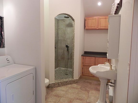 5th image of 803 1/2 E Water St
