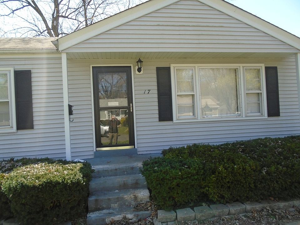 1st image of 17 Regina Ct