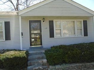 17 Regina Ct, Florissant, MO 63031