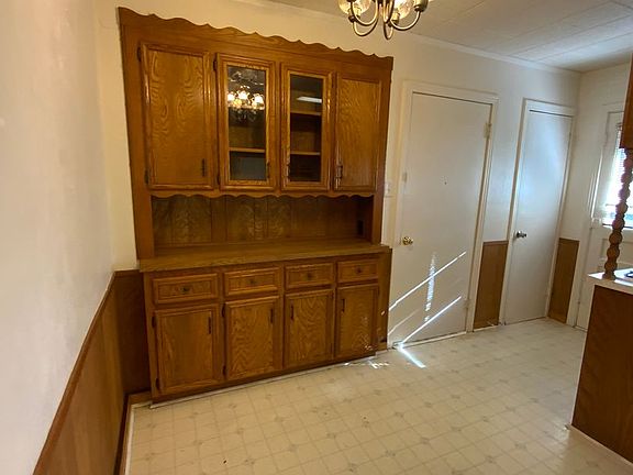 3rd image of 1308 Fairview Dr