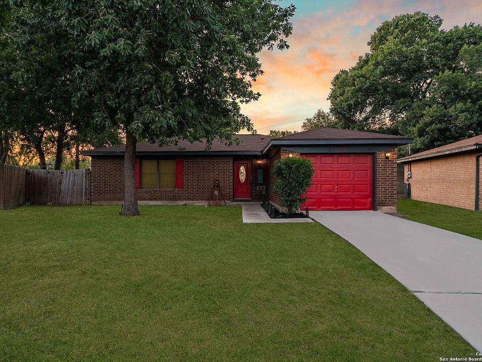1st image of 115 BRAMBLEWOOD CIR