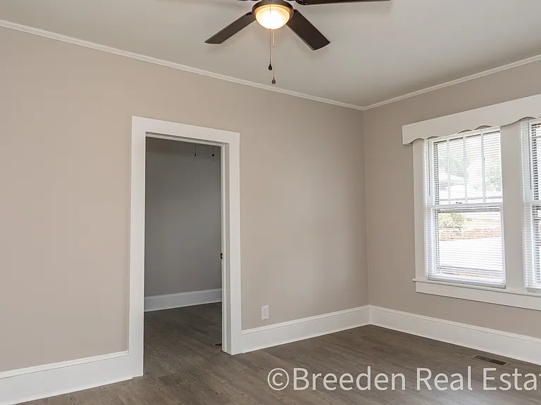 408 E Concord St — Photo 15