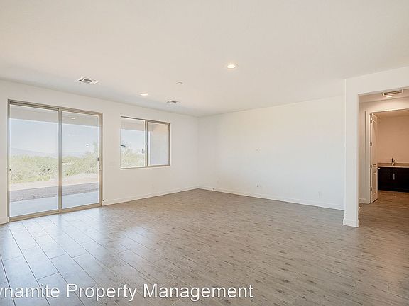 3rd image of 8156 N Taylor Ln