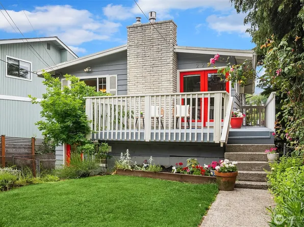 225 32nd Avenue E, Seattle, WA 98112