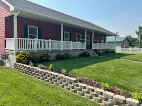 184 S 1st St W, Cowley, WY 82420