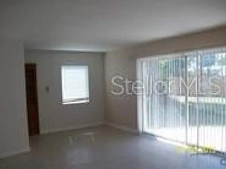 2433 Deedra St — Photo 5