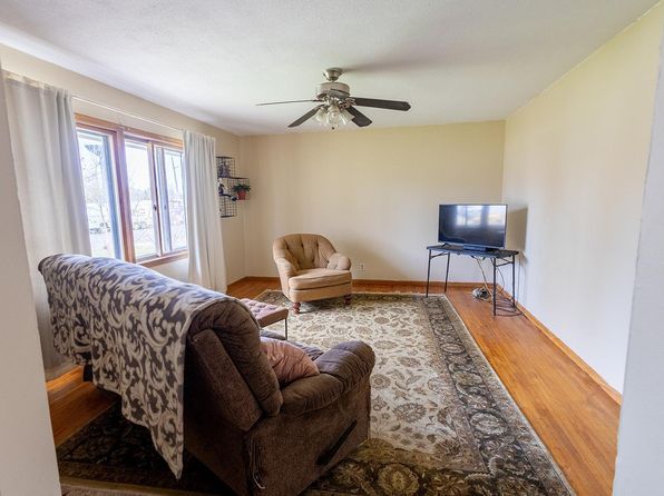 1406 Dayton Ave, Saint Paul Park, MN 55071