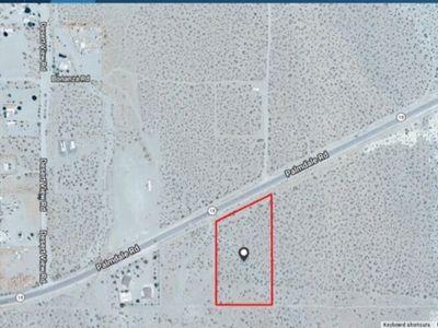(Undisclosed Address), Pinon Hills, CA, 92372
